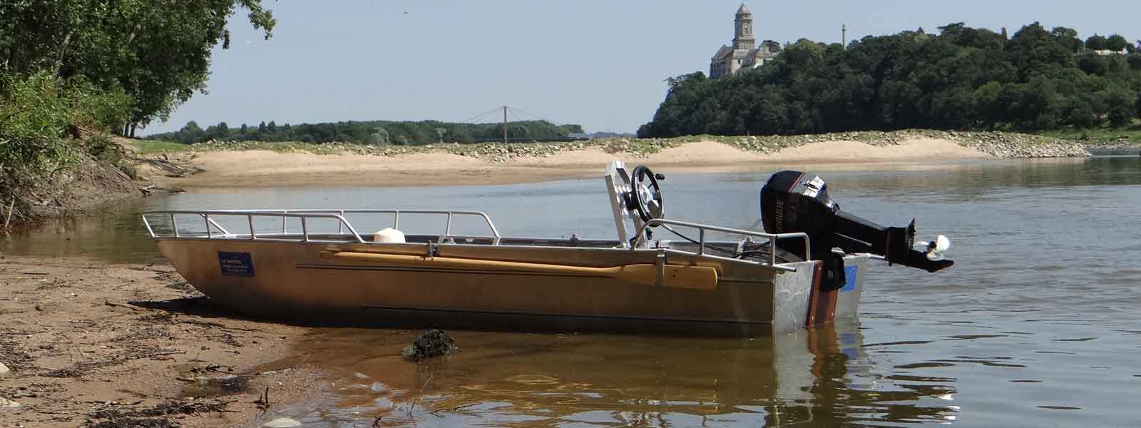 Barca da pesca leggera in alluminio saldato